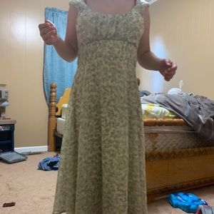 Connected apparel size 16 green with tannish flowers